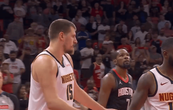 雷火app下载-里昂发布备战花絮；冲刺阶段手感冰凉；NBA常规赛任务艰巨；临场指挥获称赞 